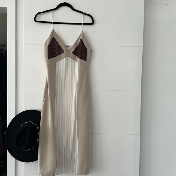 Zara dress - Picture 1 of 4